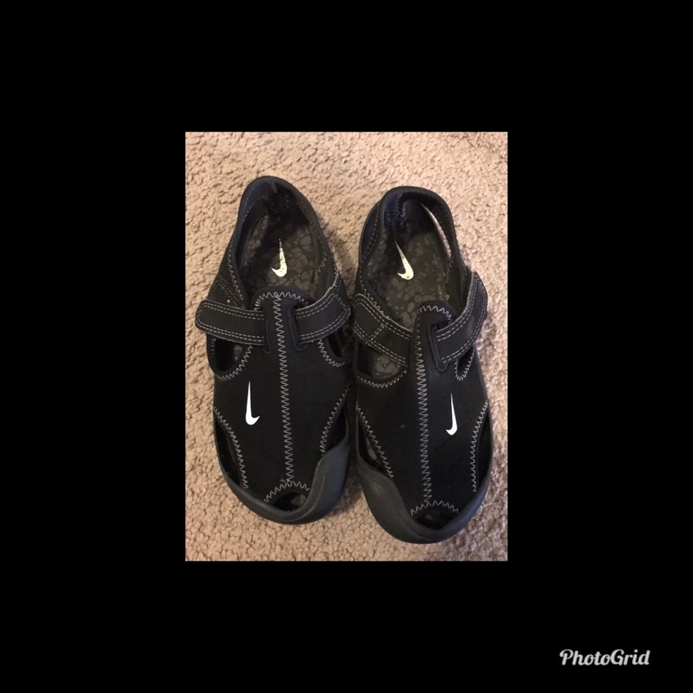 Boys Nike sandals
